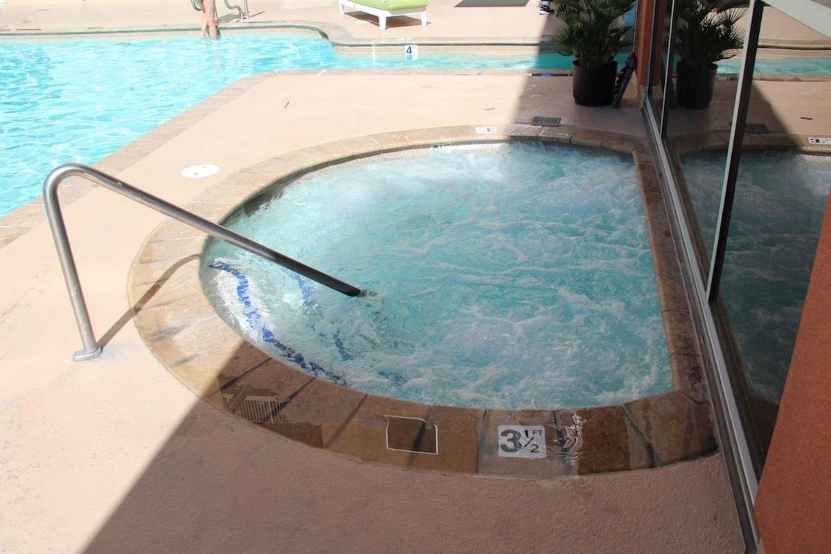 Ultimate Las Vegas Getaway One Bedroom Suite With Balcony, Kitchen, Gym, Pool & Free Parking Exterior foto