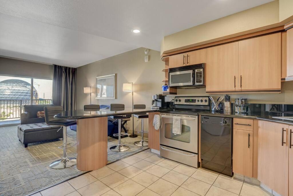 Ultimate Las Vegas Getaway One Bedroom Suite With Balcony, Kitchen, Gym, Pool & Free Parking Exterior foto
